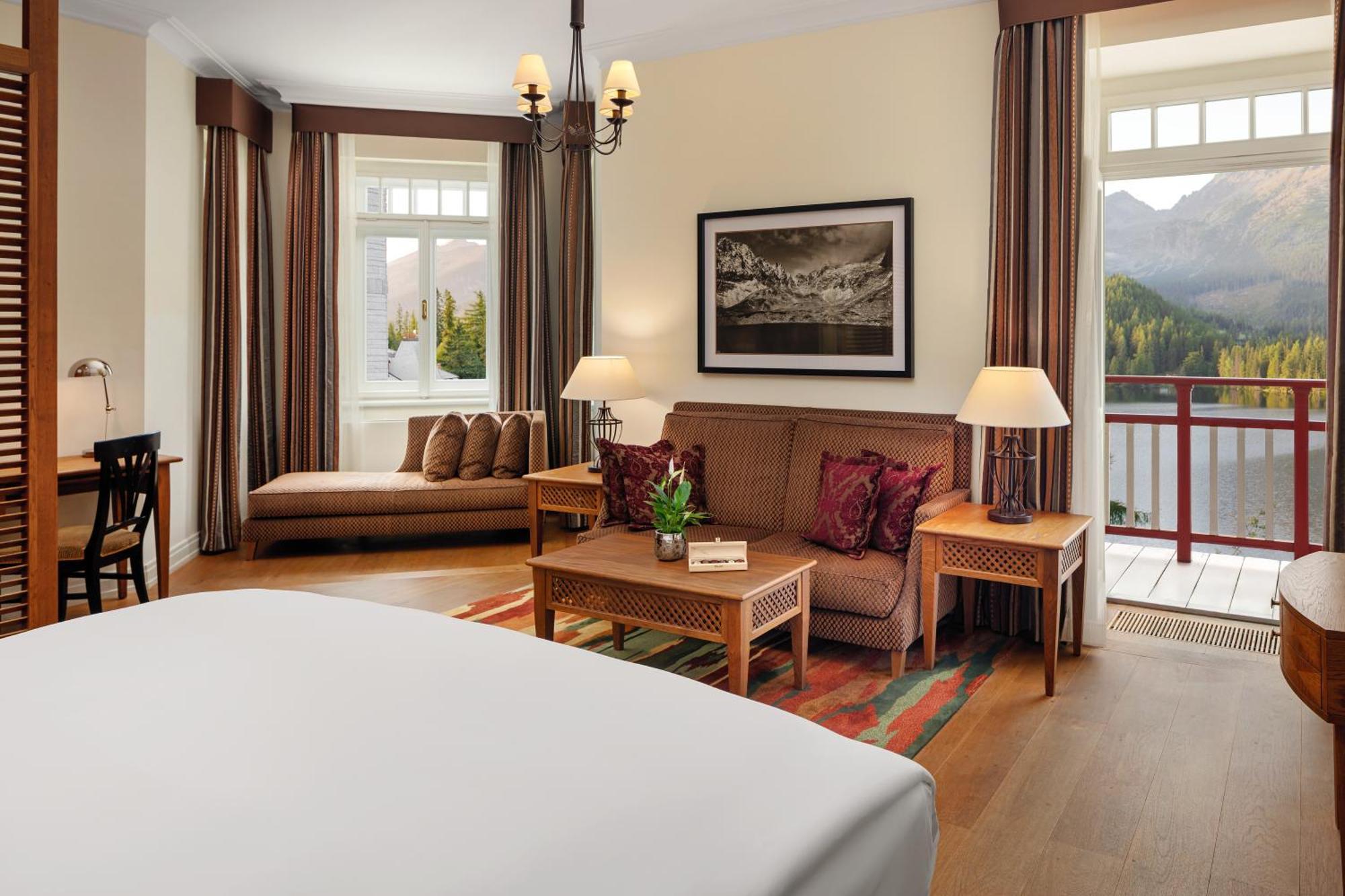 Grand Hotel Kempinski High Tatras Štrbské Pleso Exterior foto A room at the Banff Springs Hotel