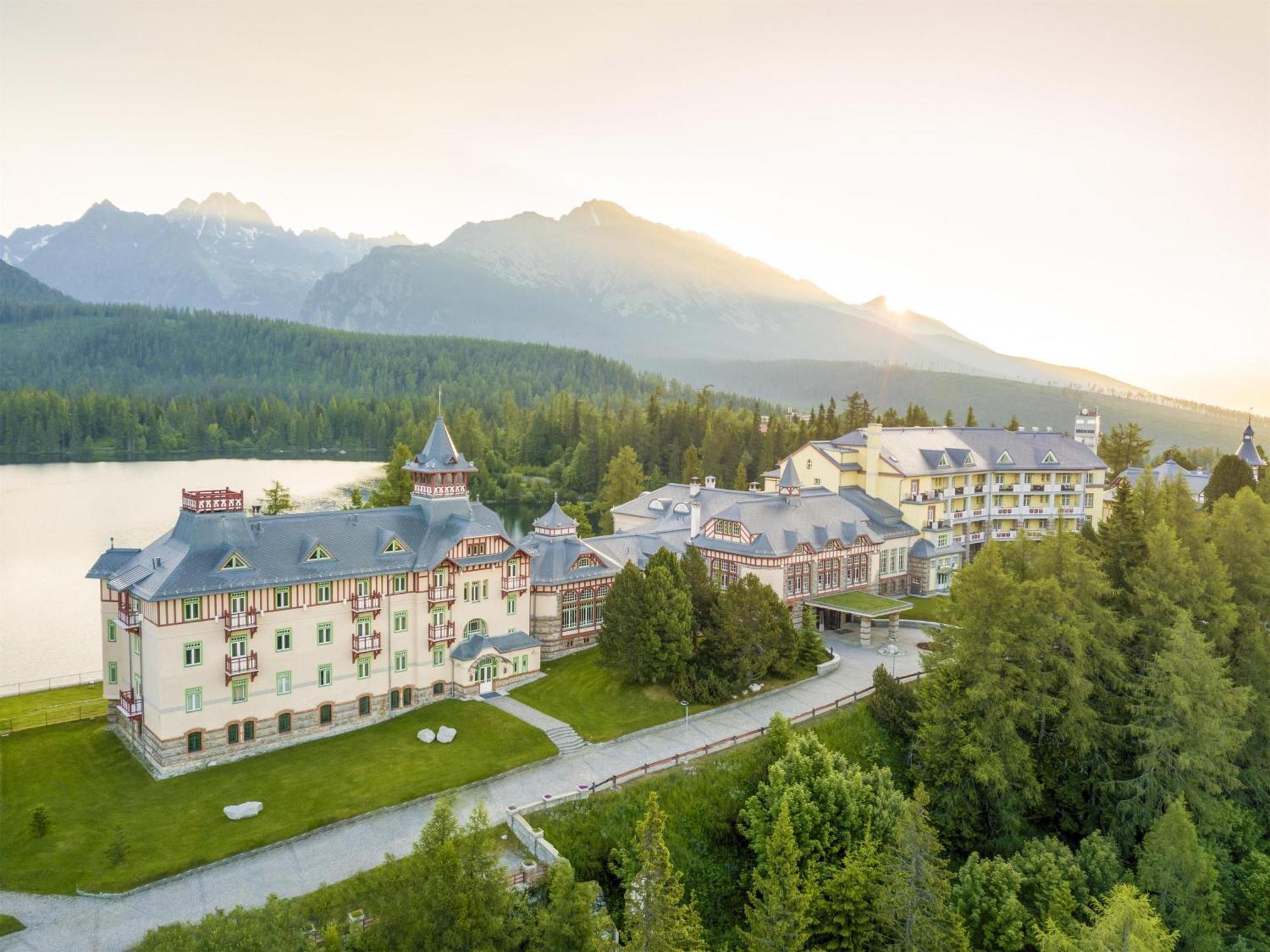 Grand Hotel Kempinski High Tatras Štrbské Pleso Exterior foto